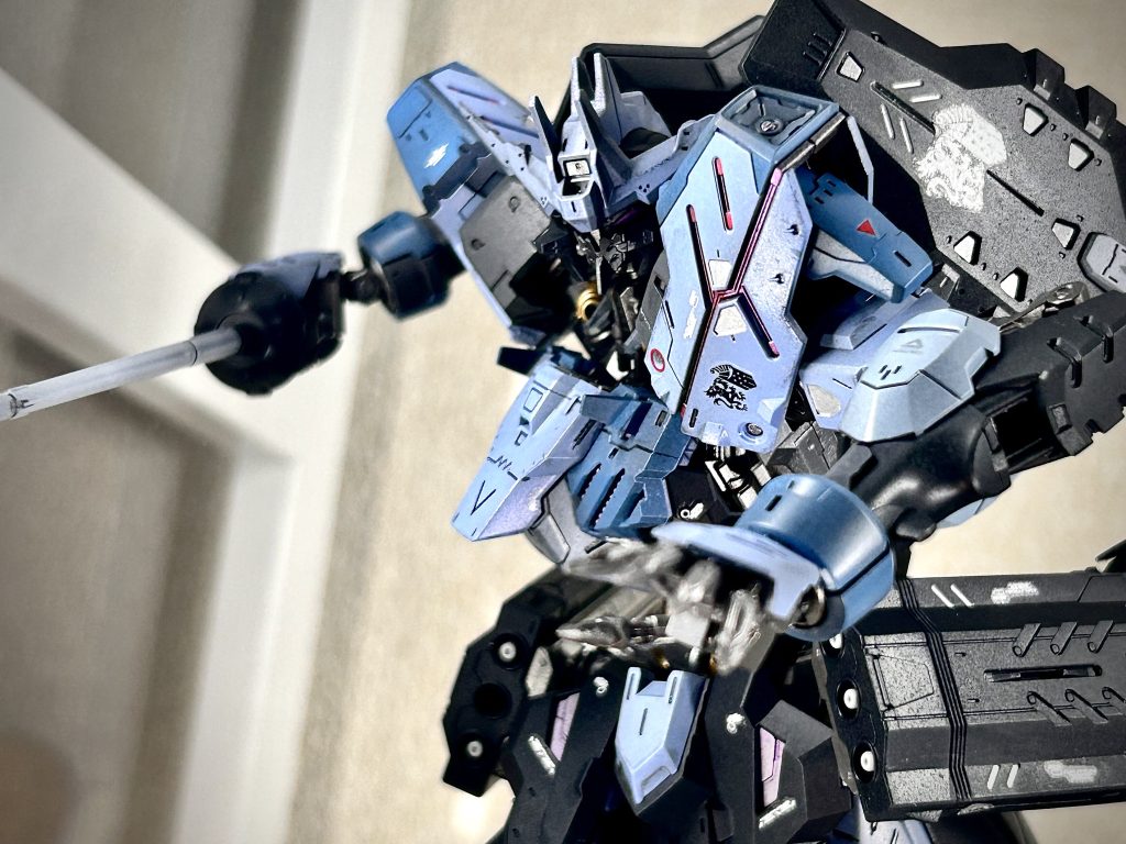 バーストサーベルを構えて突き刺すポージングって難しい！意外な盲点でした笑 