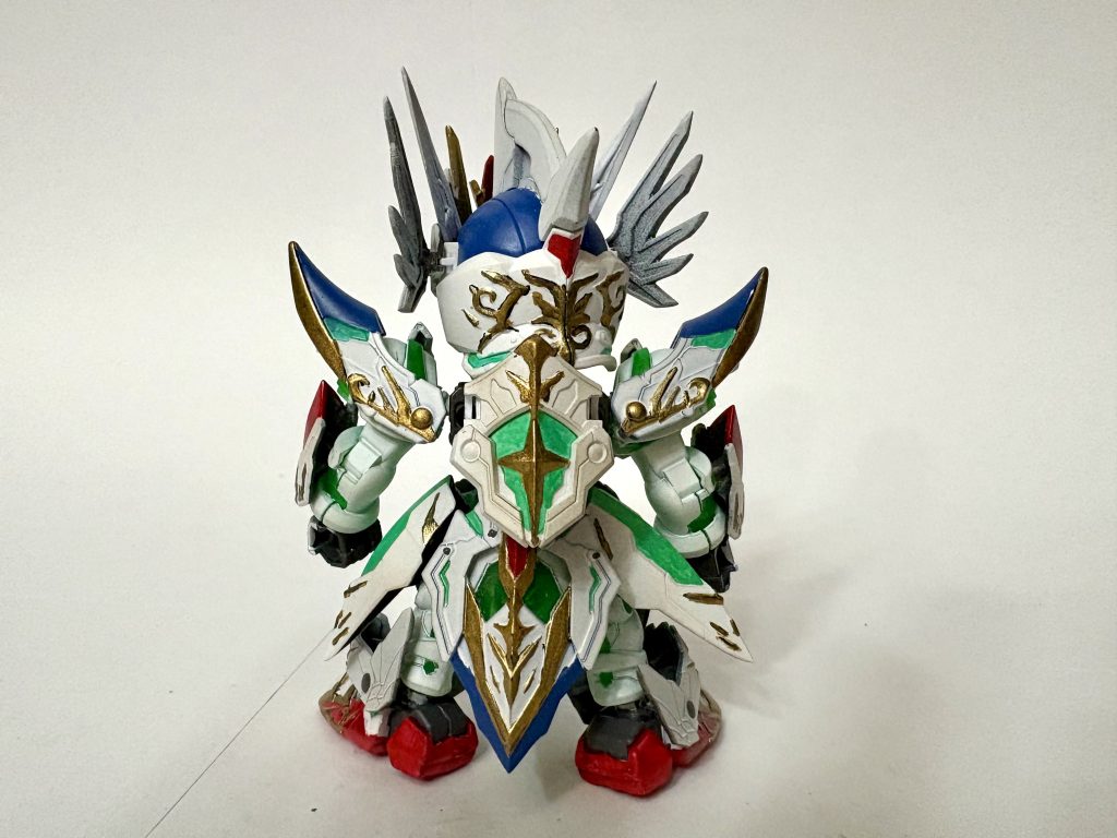 マントの下も塗り分けています見えないところも塗り分けるのがSD魂だぜ!と言いつつアンテナ裏は放置です