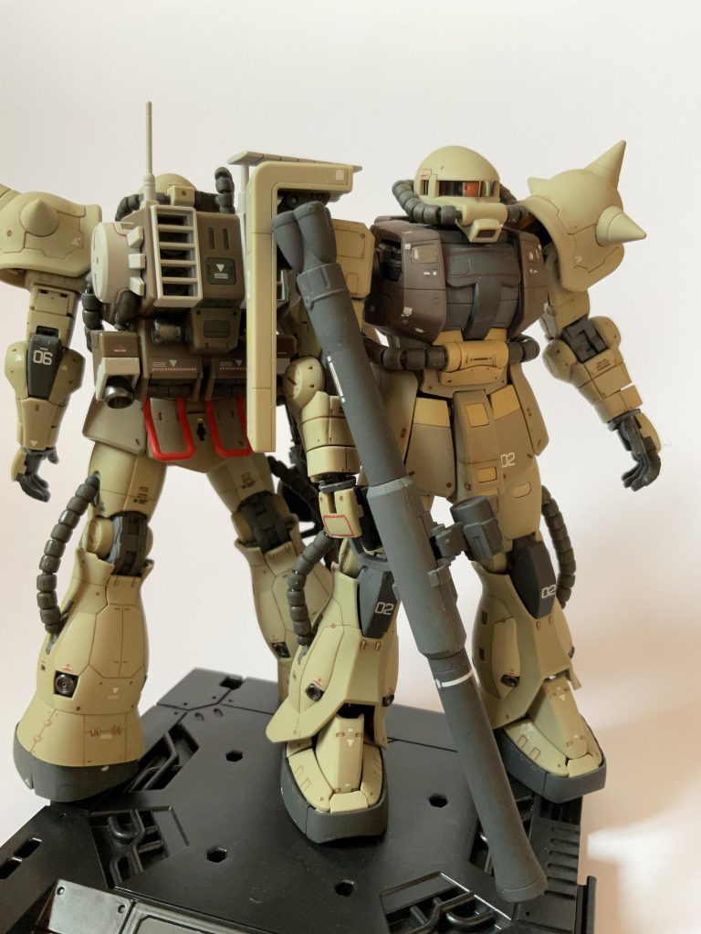 マインレイヤー成形色が気に入ったのでバックパックを量産型に付け替えたものも作りました。目的は違えど当時と同じことしてるし(笑)