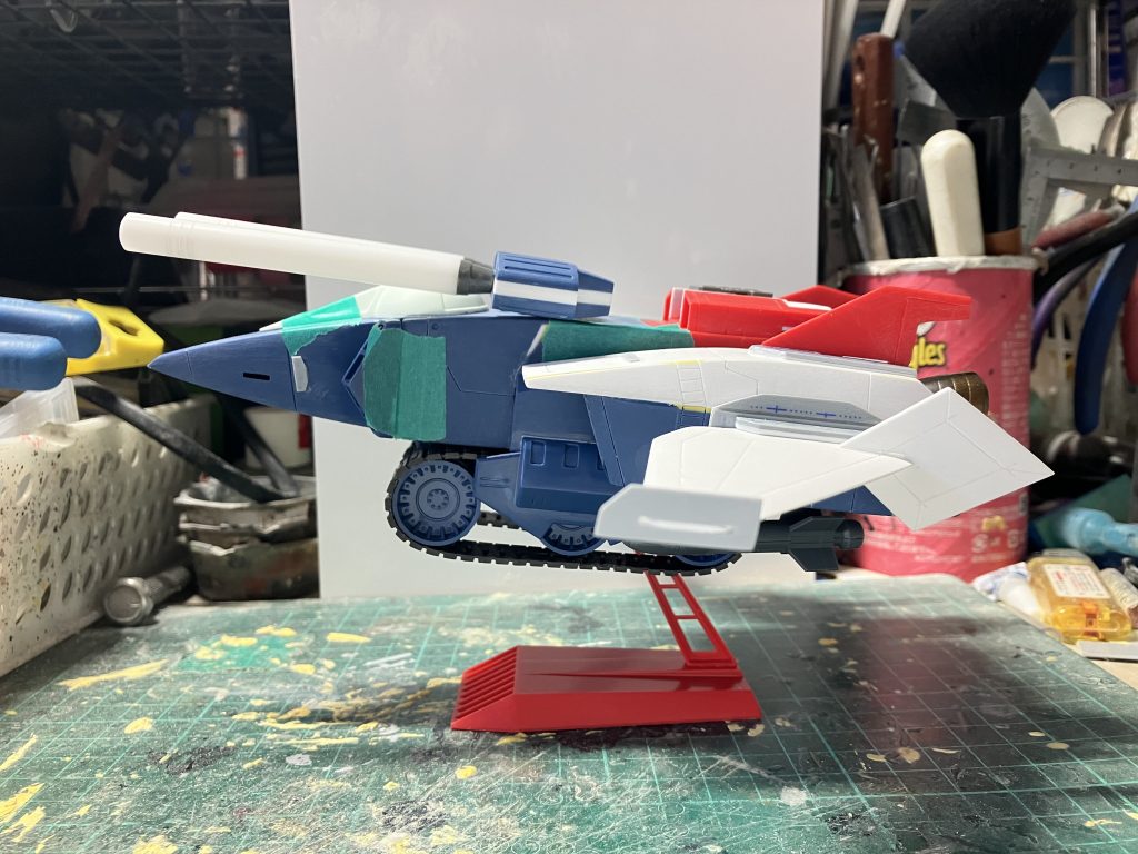 全長を合体のアタッチメントを付けて長くキットの使わなかったパーツを各部に有効利用 