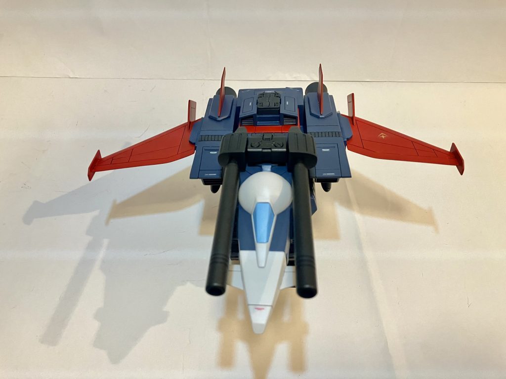 キャノピー周りを黄色から白にしましたその下の前翼も白に変更しました黄色だとオモチャっぽいかなぁっと思いました