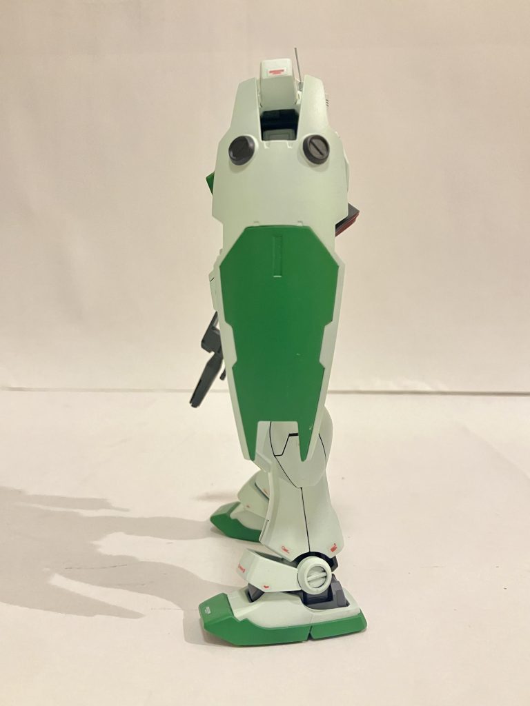 シールドにエゥーゴのエンブレムを貼りたかったけどガンダムデカールが死んでてボロボロになってました😢