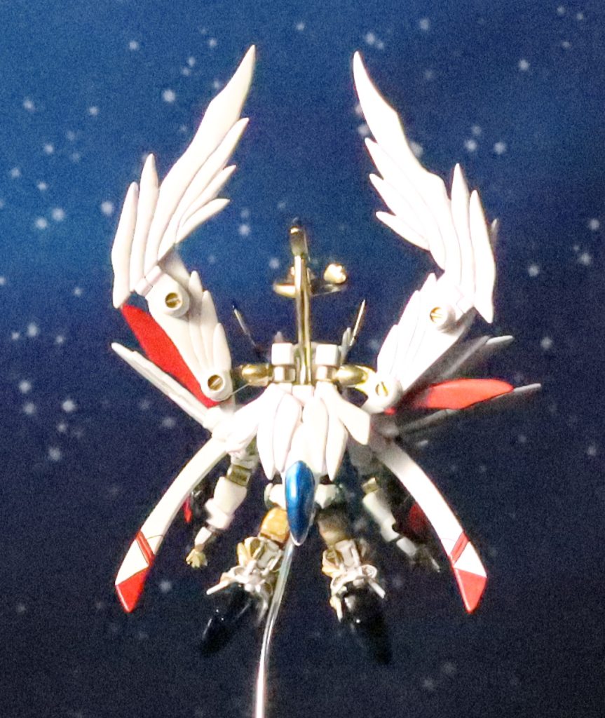 アメノハゴロモは、プラ板で作成のため、鞭のようにはしなりません。