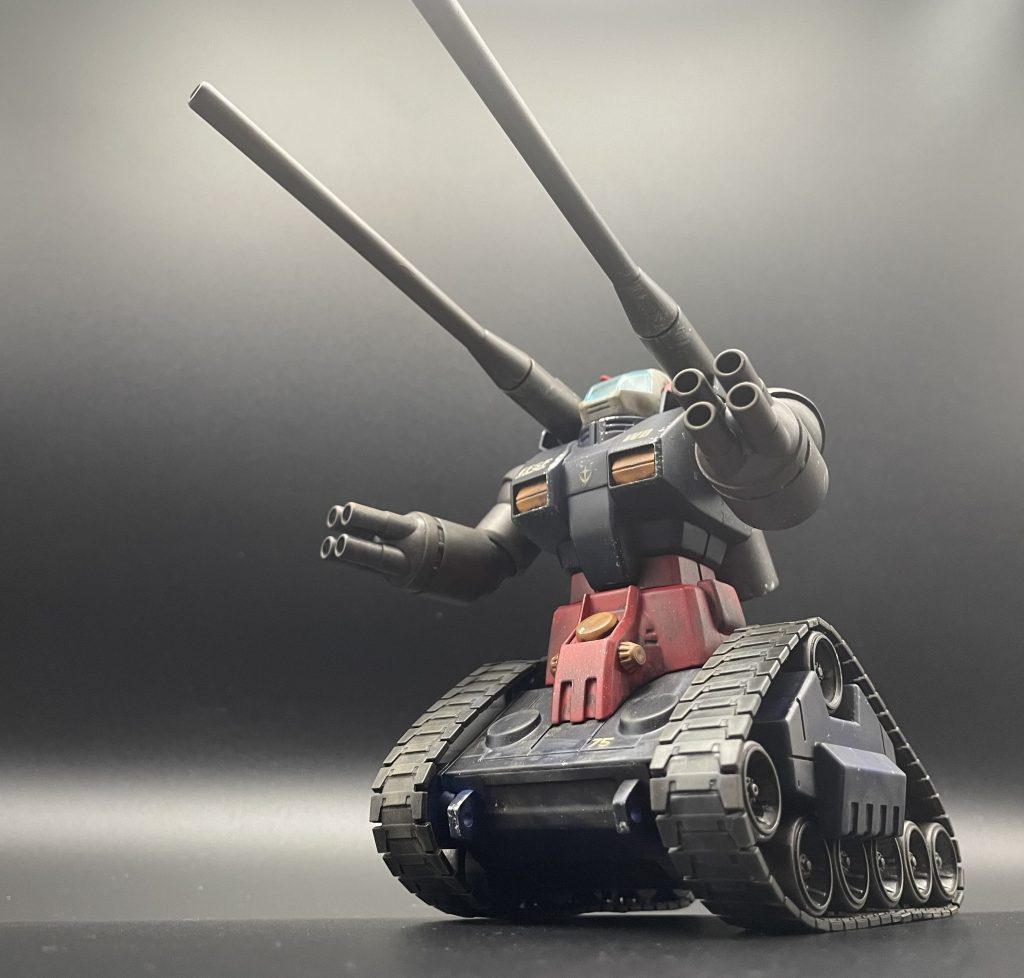 ベースカラー青編。使用色はティターンズブルー2。神キット。値段の割に満足度の高いキット。ガンダム、ガンキャノンがリバイヴされているけど新しくされない理由を体感できました。