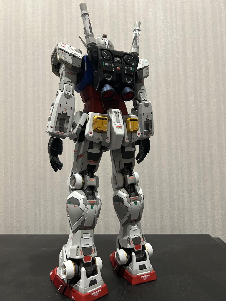 ふくらはぎのディテールはなんか違う気がする