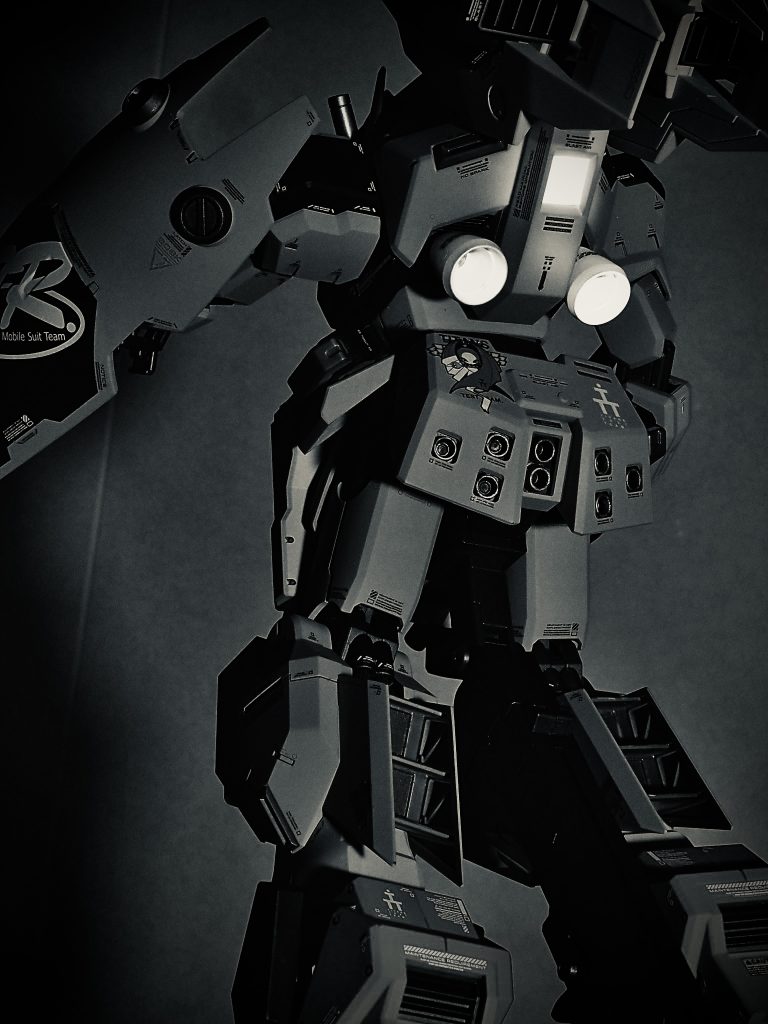 筋彫りが上手ければ、後ろ姿ももっとクールにできるんでしょうね。異世界転生したら筋彫りのスキル所望です。