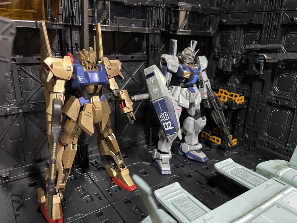 格納庫にて100均のディスプレイベース連結使用