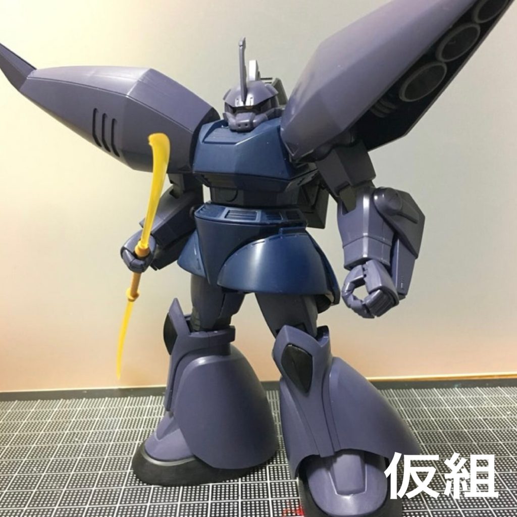 仮組の状態です。このままでも、十分に格好良いです。