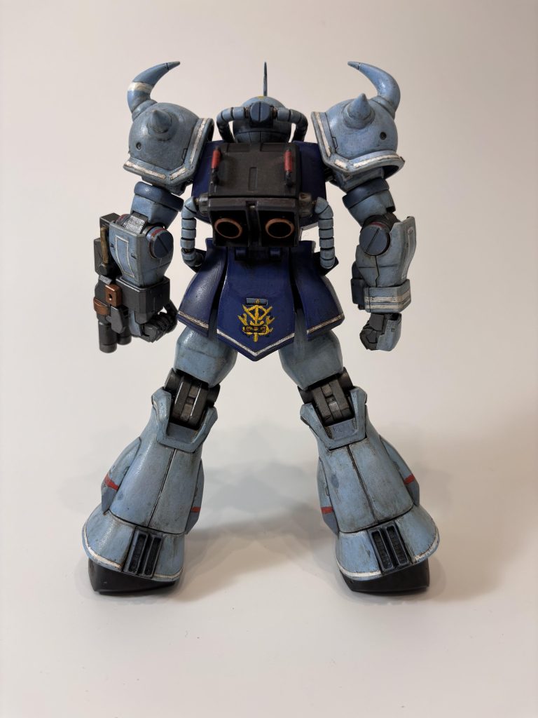 背面。スタイル変更に重点を置き、オリジナル要素はなるべく廃したかったのですが、ランドセルにワンポイントでフックを、ふくらはぎ下の方に排気ダクトを取り付けました。上から。