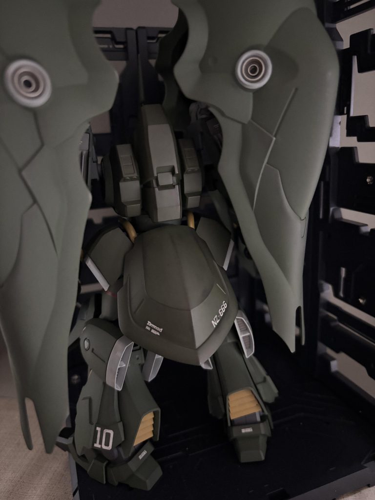 バックショット!イエロー:ダークイエローホワイト:明灰白色