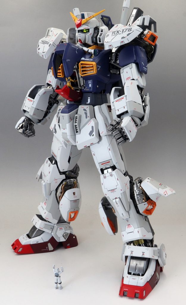 付属のフィギュアも資料を見ながら頑張って塗りました。