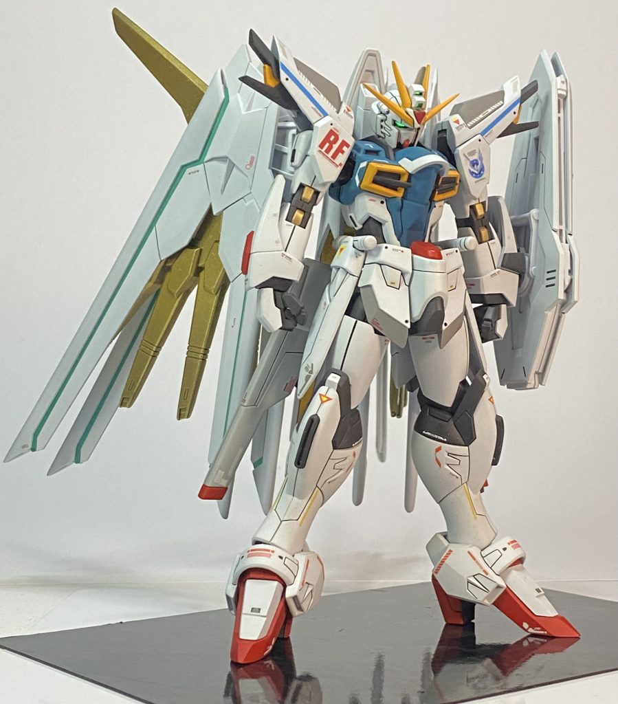 カラーリングはF91、だけどシルエットフォーミュラーの雰囲気。そして大前提のSEEDという世界観にいるよう機体を目指して作ってみました。 長々とご視聴ありがとうございました。