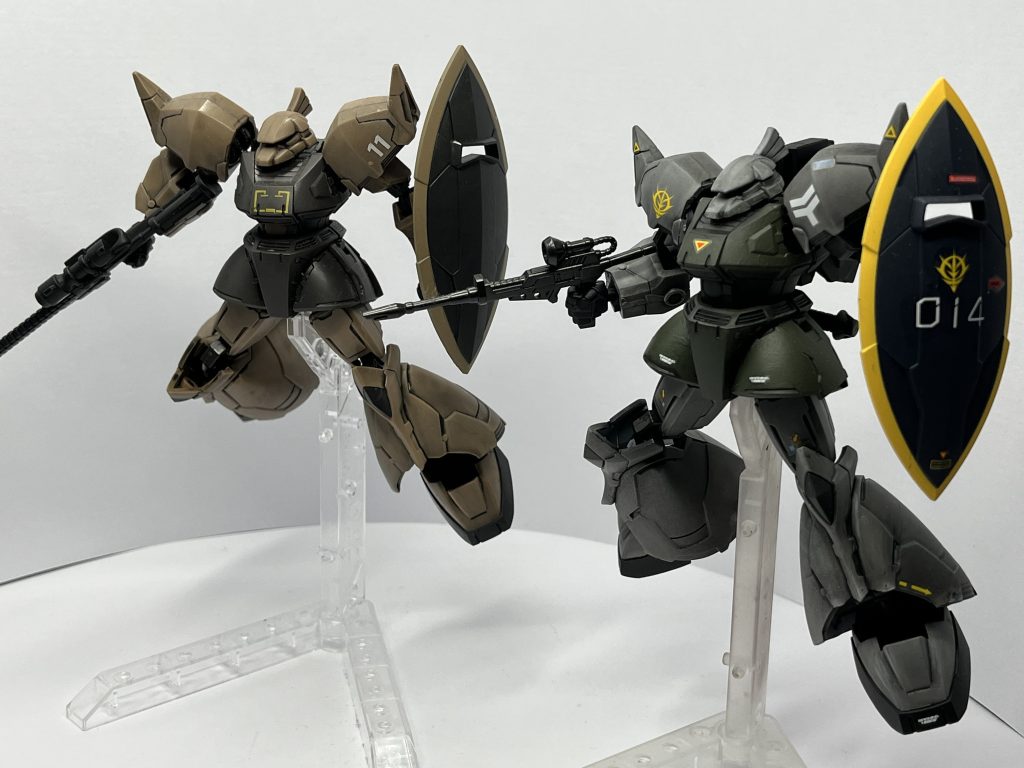 以上、ゲルググでした！いやぁバリエーションでまた君かいと思いましたが、付属の武器もそれをマウントできるバックパックも凄く良い感じですな(*^ω^*)量産機は並べるとほんまに映えるので複数置くと楽しくなりますね٩( 'ω' )وにしても最近びっくりどっきりメカをupしてないのでそろそろ変な機体をぶち込みたいところ…w今年中に目指せ120作品✨