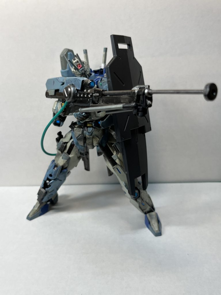 多様な武器を用いて任務を遂行する、軍事転用されたエアリアルをイメージしてみました