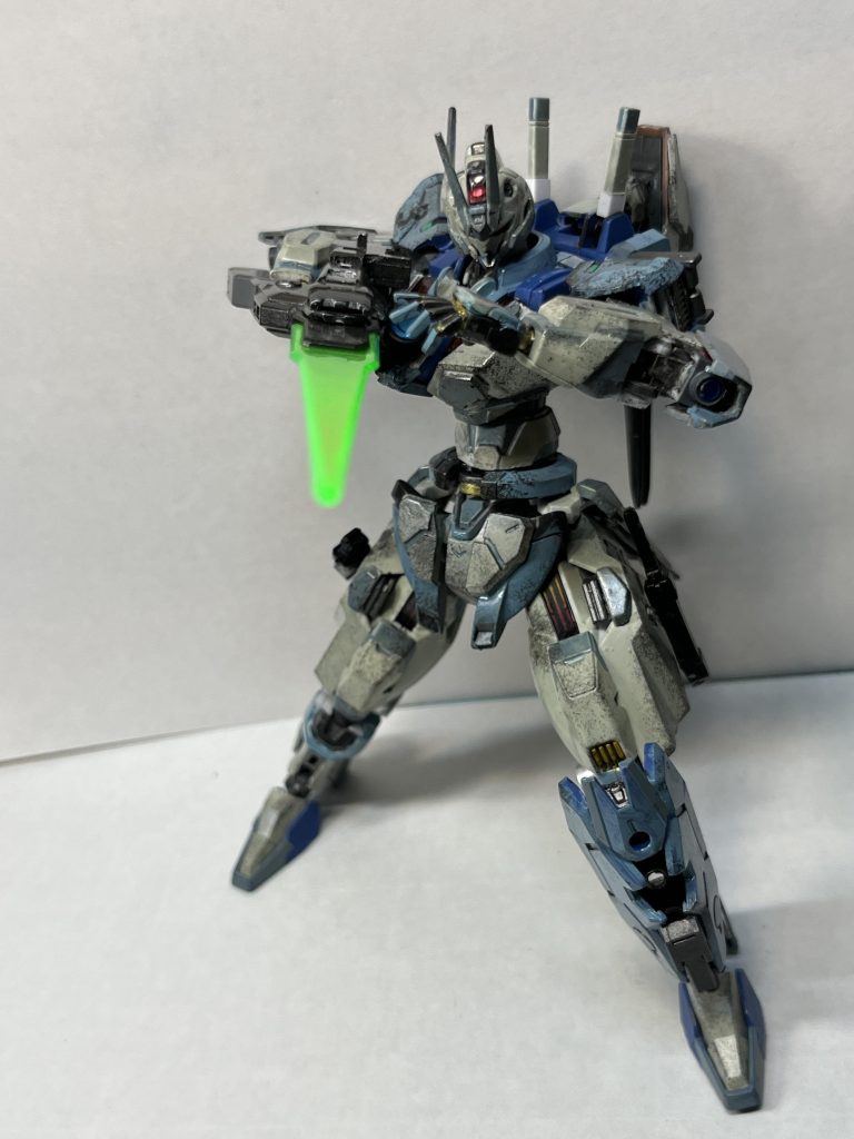 ディランザのビームソードが銃身なので、大型ビームサーベルとしても使用可能