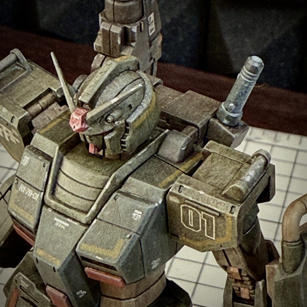 水転写デカールのラインが余ったので適当に貼り付け、デカールの色味が薄いのでちょうど良かったかも