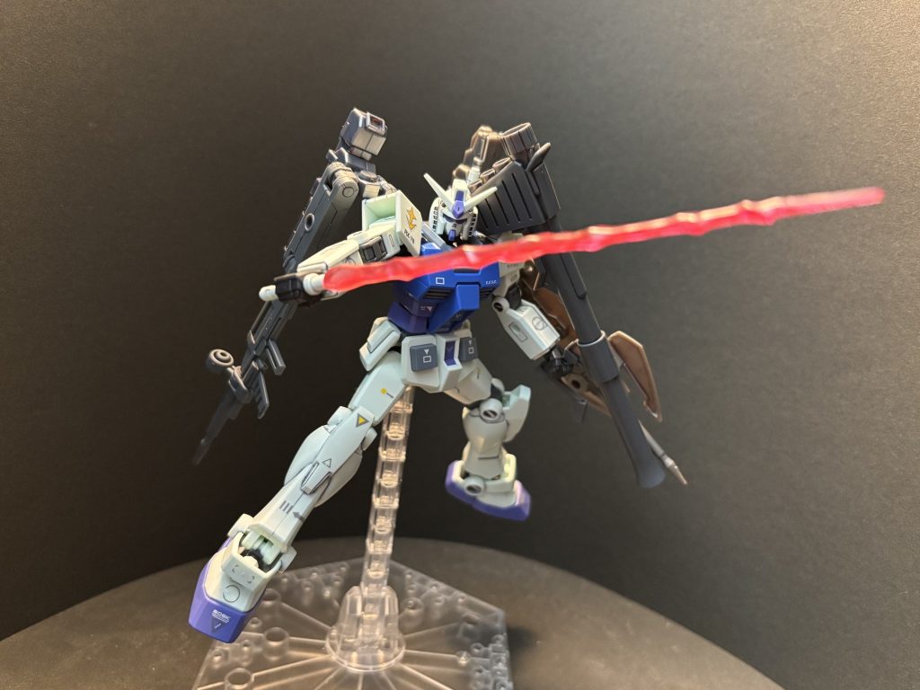 とにかく大量の武装を積んでいるため地上・重力下の戦闘では不向きですが宙間戦闘においては特にデメリットとなる事もなく、継戦能力の高さを強みとして活かす事が可能です。