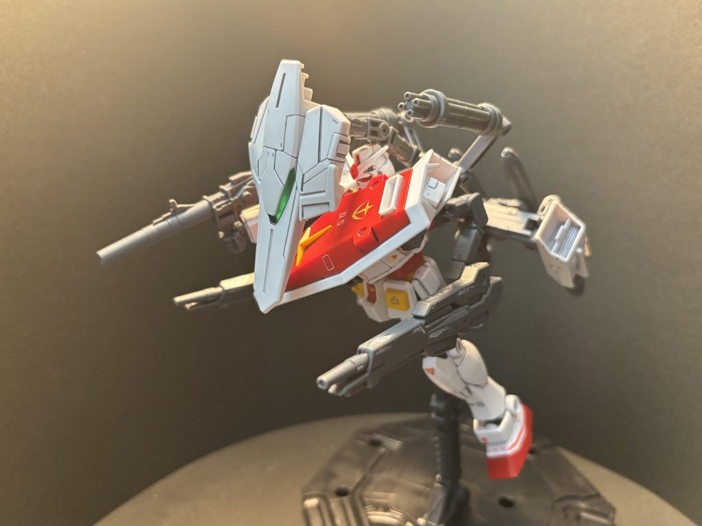 シールドセンサーはスコープや測距器の機能もあり、索敵や狙撃時に効果を発揮します。