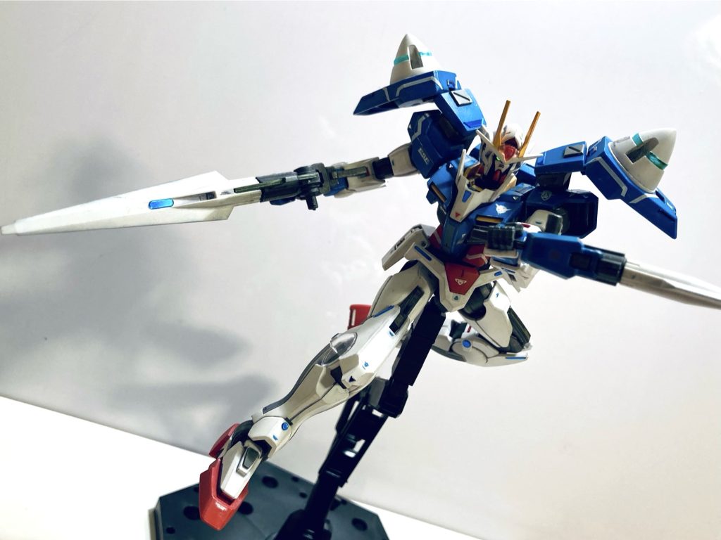 肩と足の甲にコトブキヤのディテールアップパーツを。