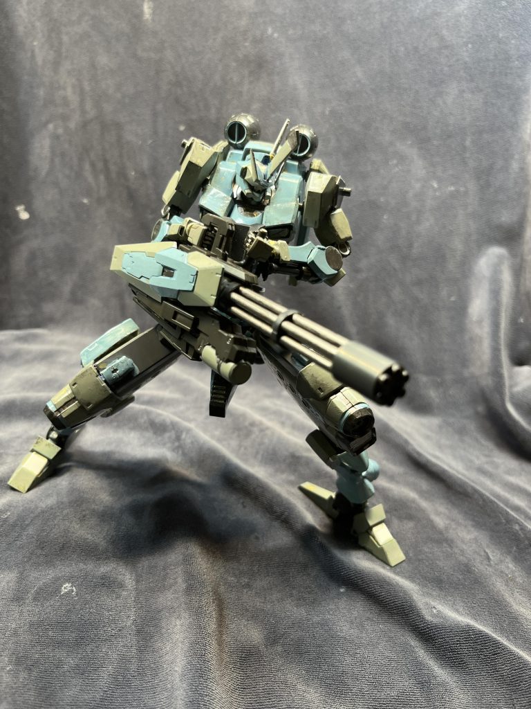 ゴツイ機体がガトリングを持ってるのはもはや様式美、ロマンですよねw