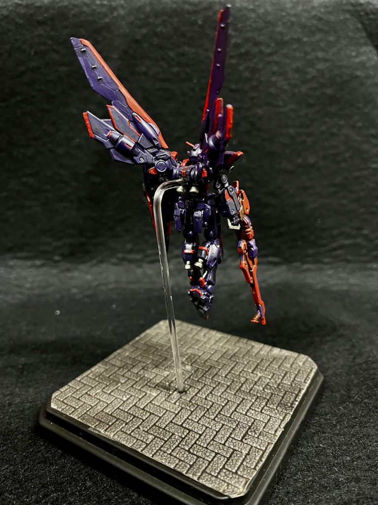アーティファクト改造は細かく大変ですができた時の達成感は半端ないかと思います笑土台を少しアレンジするだけで効果ある事を学んだ作品になりました!いつかアーティファクトサイズのジオラマも作ってみたいですね (gundam-kao5)