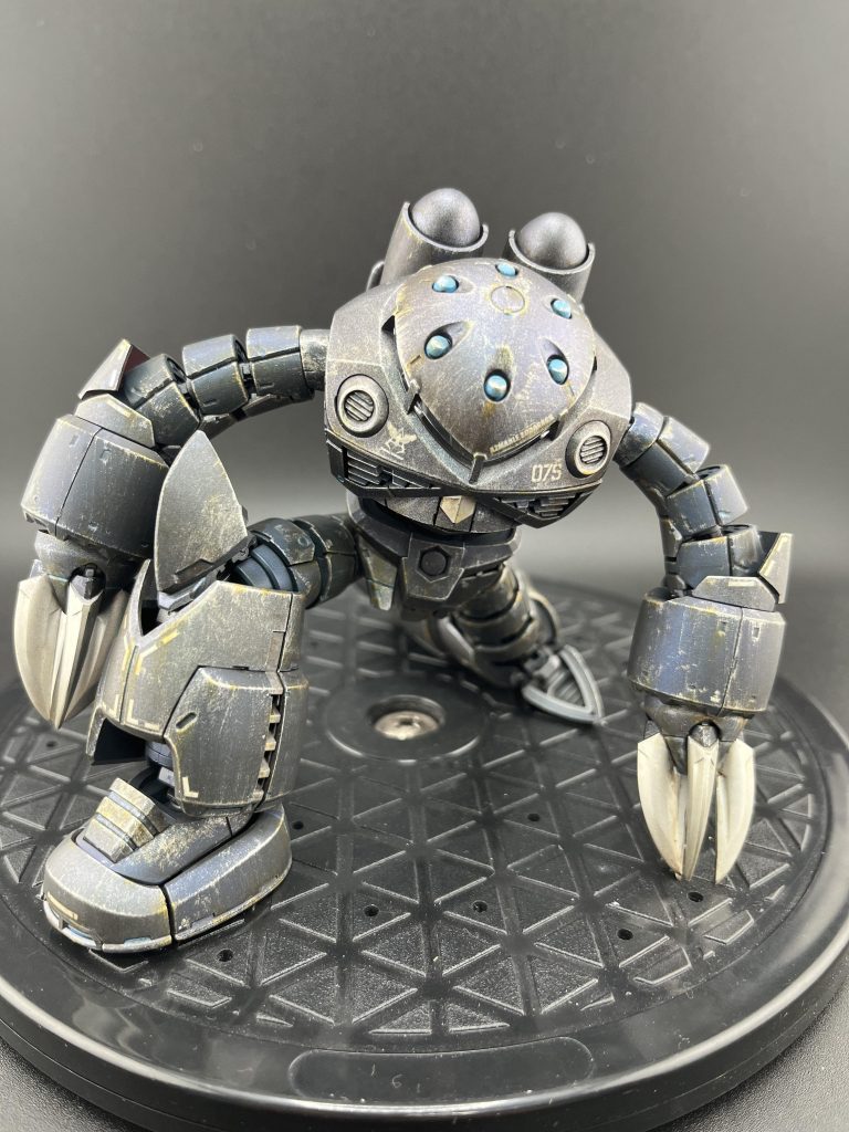 胴 タミヤ:ガンメタル腰 タミヤ:ブライトガンメタル腕・脚 ガイア:ジャーマングレー間接 ガイア:ミッドナイトブルー爪 ガイア:プレミアムミラークロームスミ入れ・ポイント シタデル:ローザンブルー筆塗り