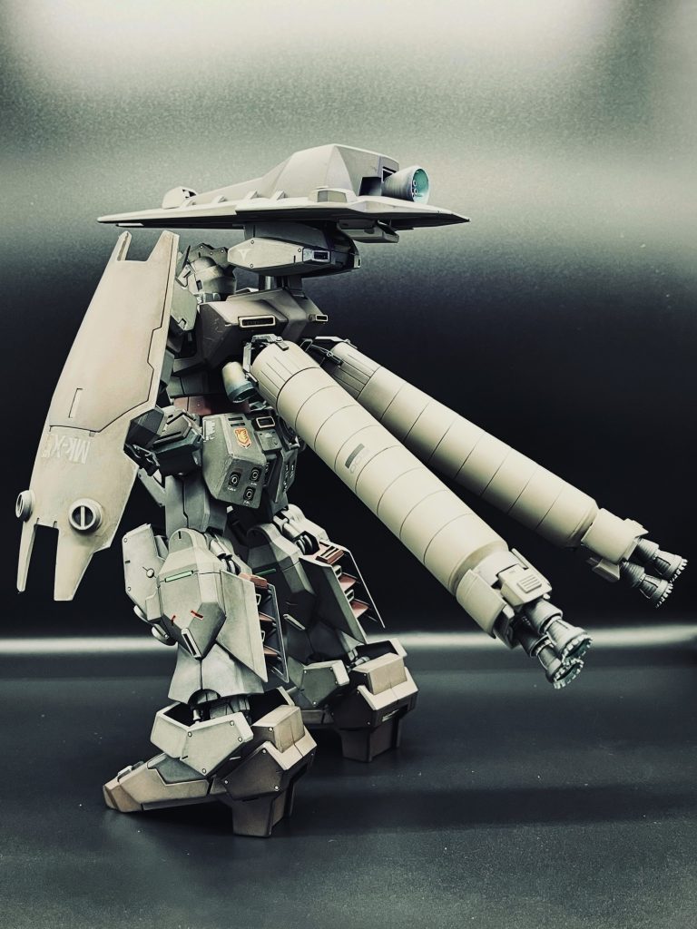 全体的に薄く汚しをかけています。