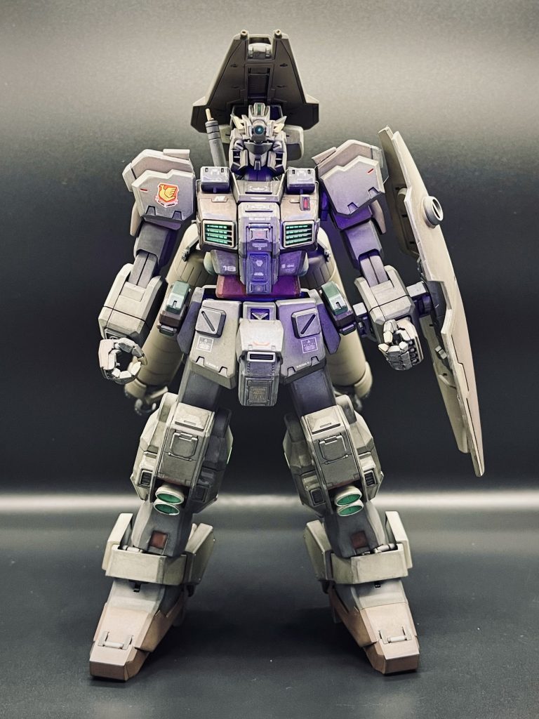 カラーリングは老朽化した陸戦型のイメージ。