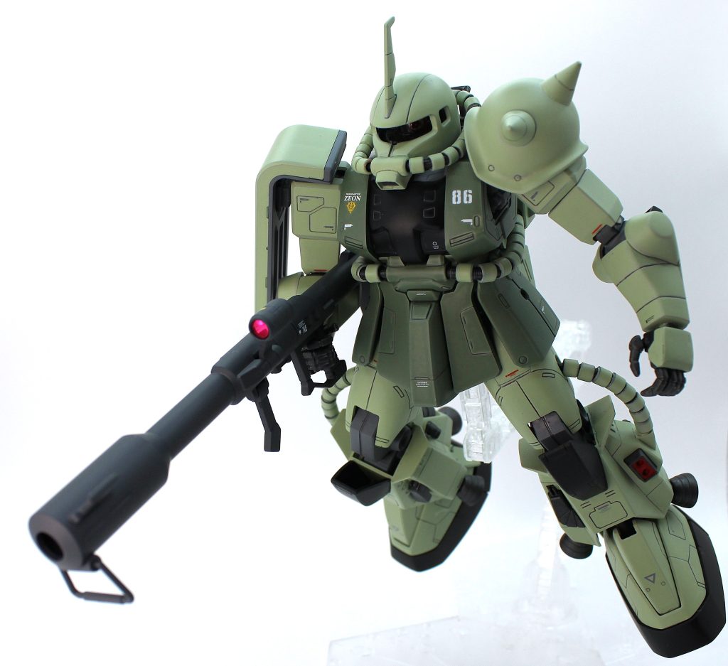 基本ザクⅡはMG2.0より1.0の方が好きなデザインですが、高機動型に関しては2.0の方がバランスが良くて好きです。1.0はちょっと細長い印象がありますね。