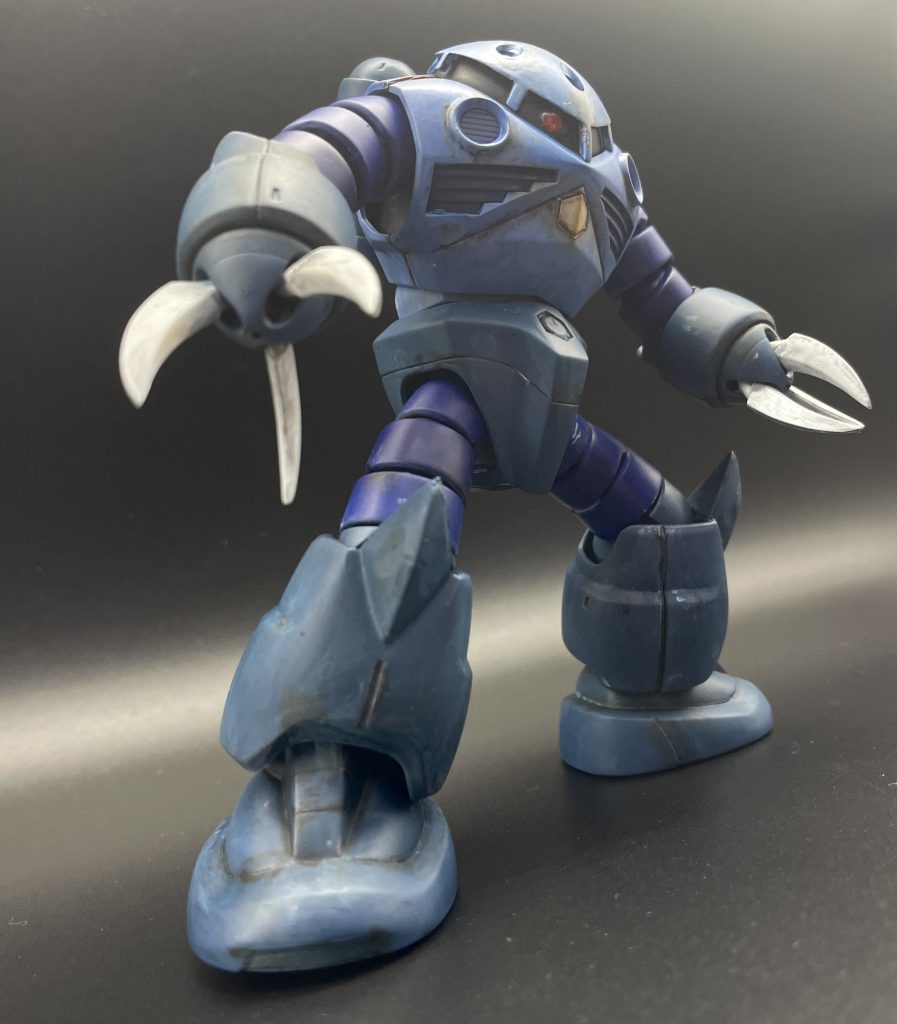 量産型ズゴック売ってないならシャア専用を量産カラーにすれば良いじゃないな作品。海辺の潮とか日焼けのウェザリングなどもこだわりました。なんと調色して水色を作ったのですがこれが初の調色でした。ここまではそのままの色を使っていたんですねw