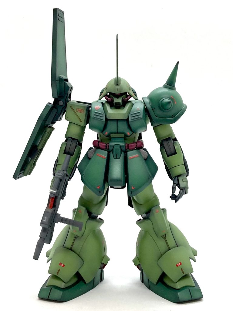 さて、どこをイジってあるでしょーか😁？全部で4カ所。ただし、モノアイ、ブレードアンテナとスパイクのシャープ化は含みません。