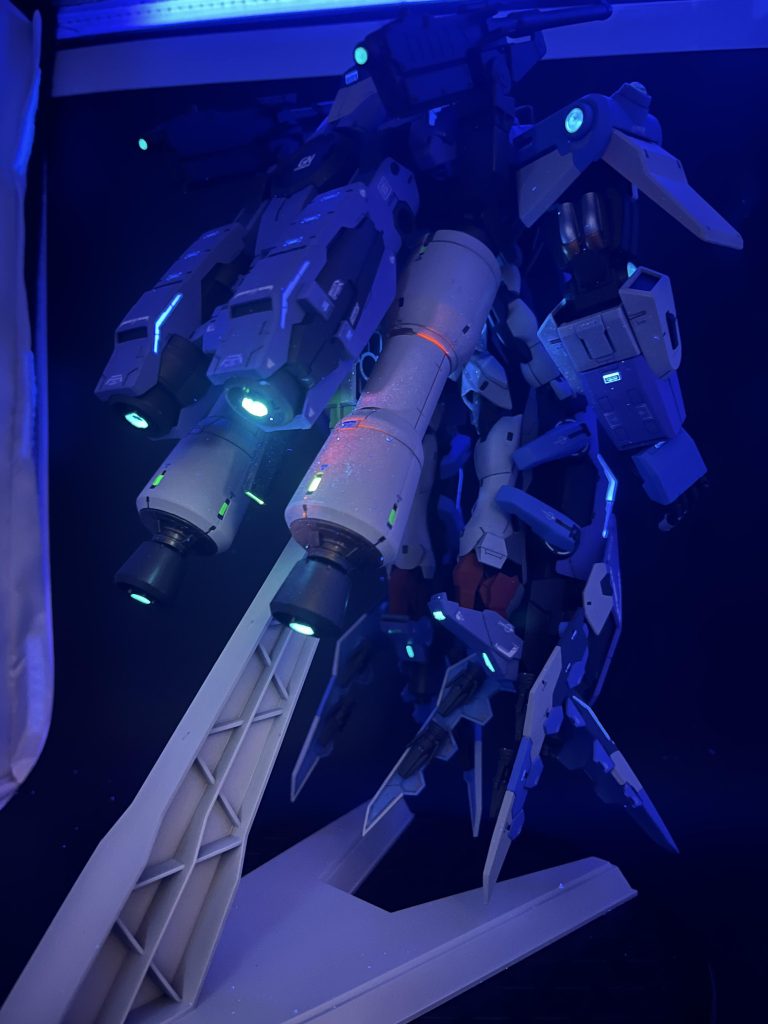 欲が出るんですね、肩のキャノンが貧弱そうだったり推力マシマシしたかったりもっと世界観を合わせたかったり。。自分の技術で出来るかわかりませんが、とりあえず追加装備を作ってきます🫡ちゃんとカタチになるのか⁈ 