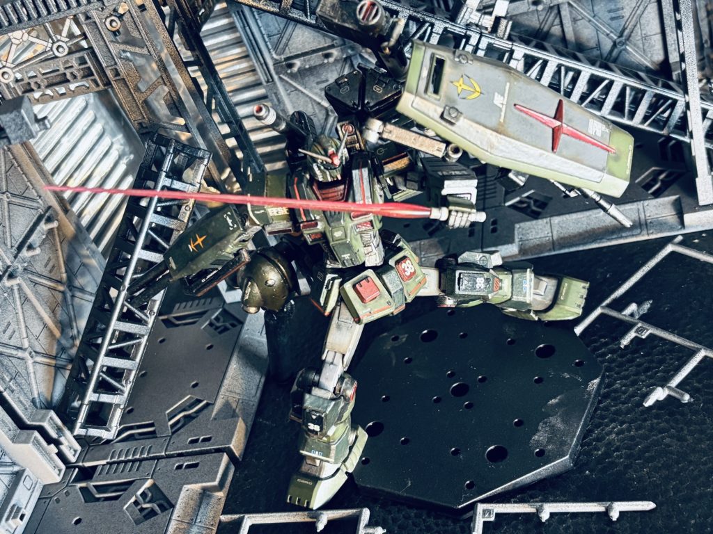 モビルアーマーと一騎打ち。