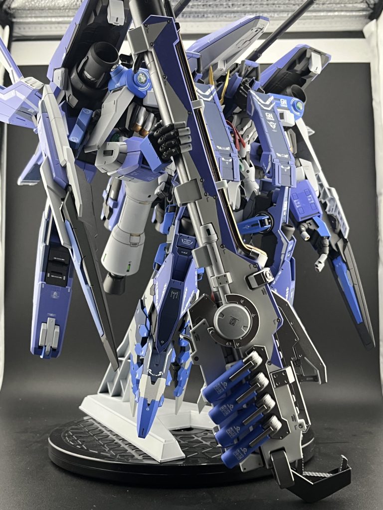 まぁ当然ながらクソ重いので背中も武装もヘタってきてこのままじゃ飾れません🤔完成形は写真の中だけでニマニマします🤩