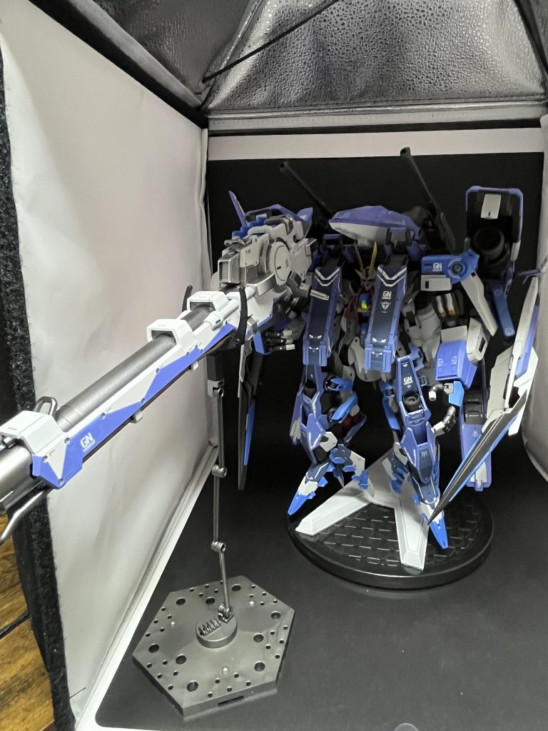 一応構えた格好も出来ますが重すぎと干渉しまくりでポージングは皆無です😩