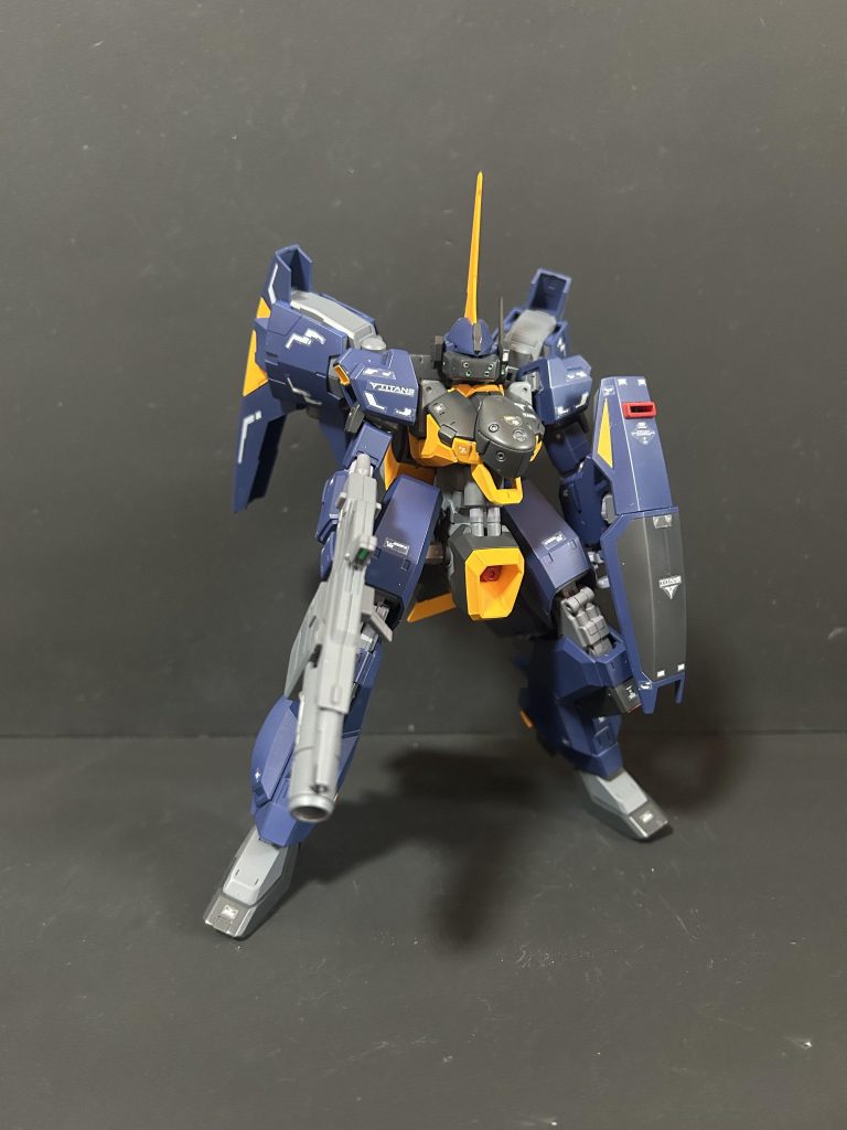 腕部はMk2、胸部とスコープ、頭部バイザーはガレージキットパーツを使用しています。