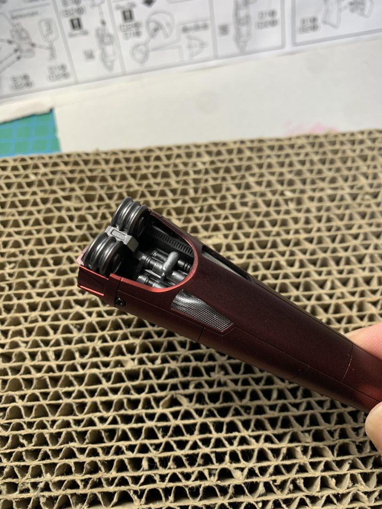 モデリングメッシュを貼り付け。どのキットのかはもう覚えていないパーツを見つけてうまくはまるように加工👍奥からチラ見えするパイプがエロい…