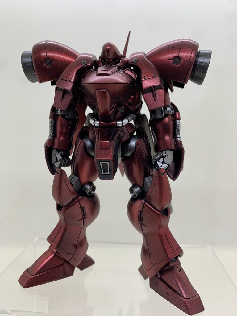 股開きをしやすくするために股関節後ろを若干削って可動域を広くしてます。ガジガジ動かしてたら右腕二の腕が割れている…