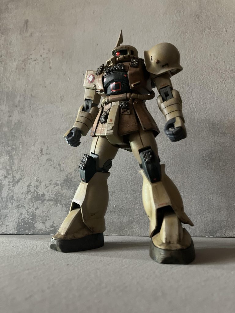 「まだ、05が残っているとはな」整備兵「外装は05ですが、中の駆動系は06のを使ってます俺らでチューンナップをしているので性能自体はグフ並の機動性を発揮出来るはずです」…(はずか…)