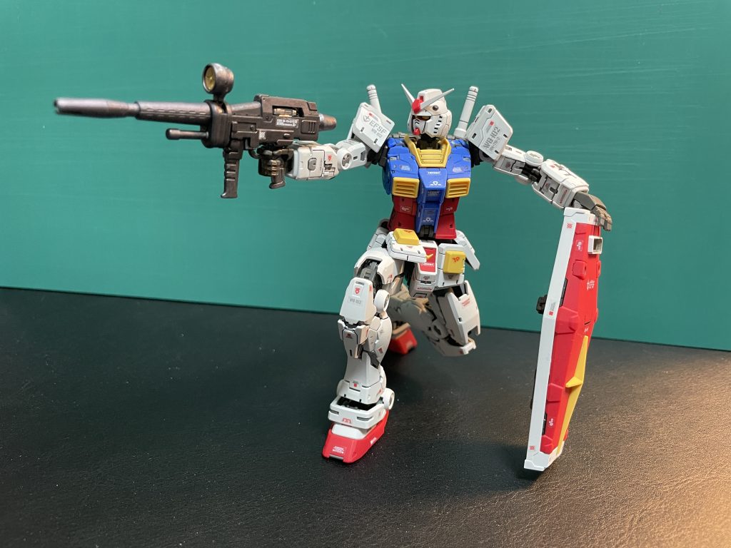 よく動くのですが、ポージングが決まらないっスねぇ(zaku-kao9)