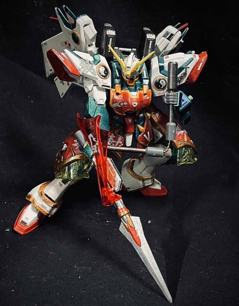 槍と手斧は分離し、槍は三節棍にもなる