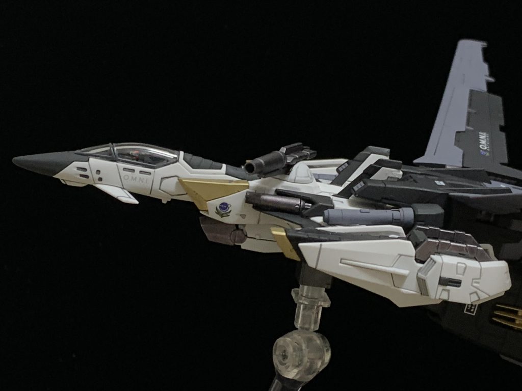 砲塔を回転して砲撃。