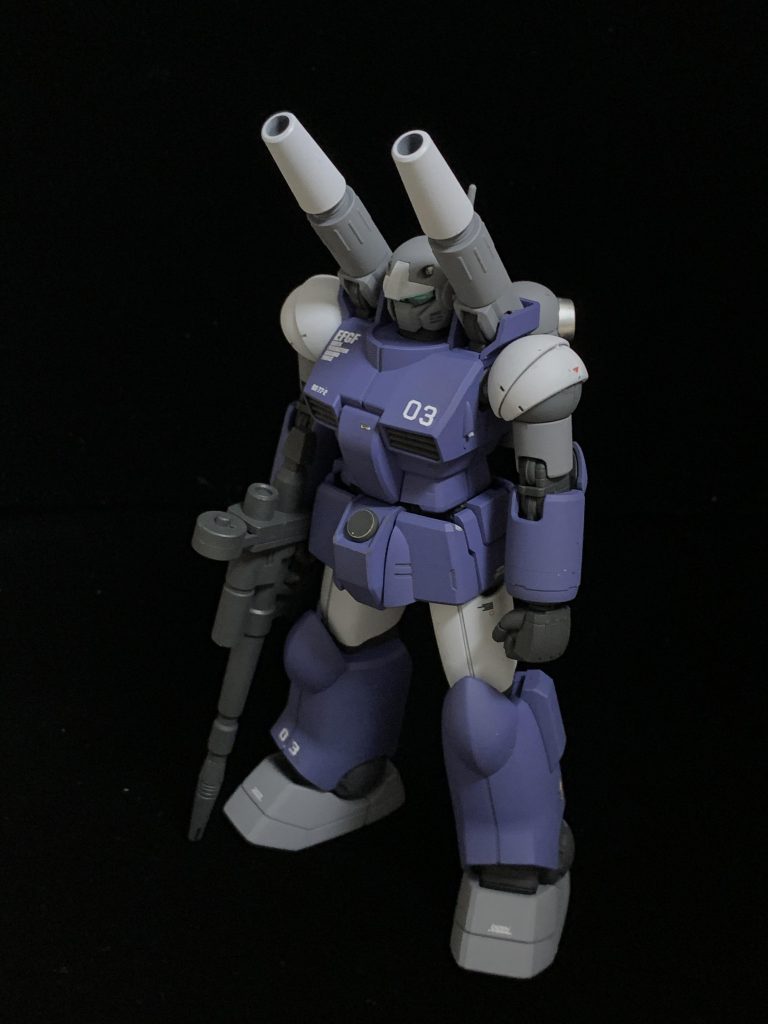 胸の03デカールは以前製作したガンタンク同様、デルタチームの正式部隊名「MS特殊部隊第3小隊」からです。今回は連邦地上軍ということでEFGFデカールを貼りました。