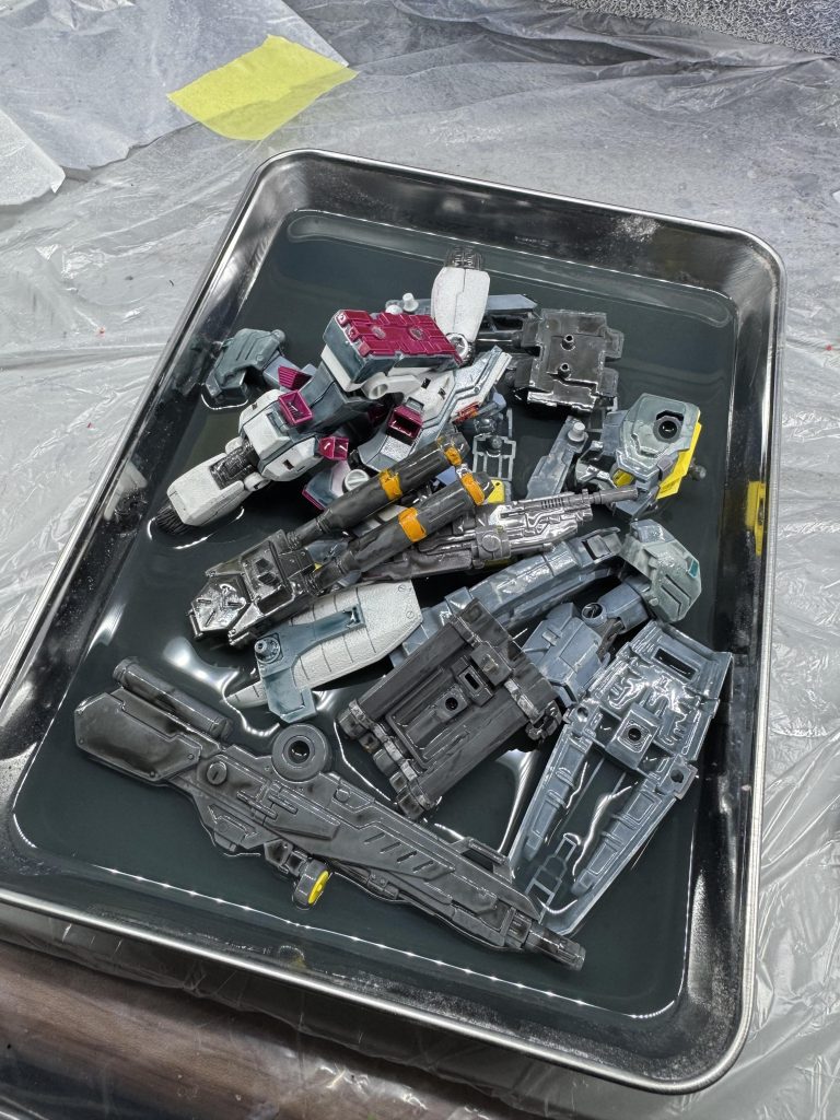 学びというか、塗料落とす時に浸すのですが本当つけすぎ良くないですね。めちゃくちゃ割れました雑に接着剤で修復しましたけど