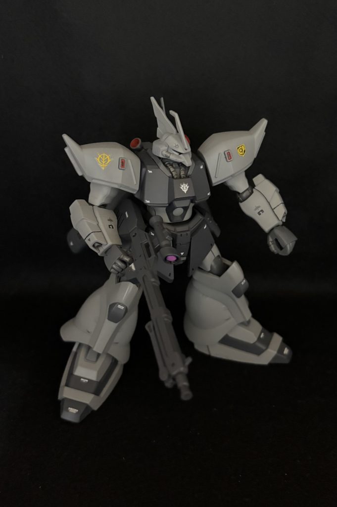 その他部分塗装でアポジモーター内部をフラットレッドで、首元や指関節をメタリックグレイで塗装してあります。