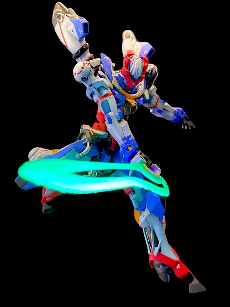 ビームサーベルは蛍光塗料で光ります。