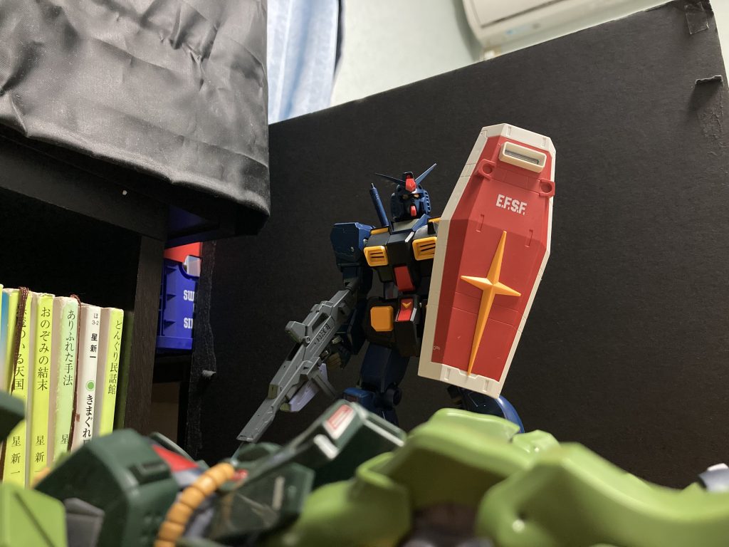 「ガ...ガンダム!?」
