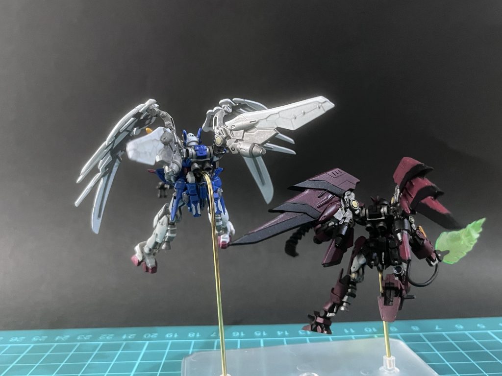 エピオンを加えての背面から。