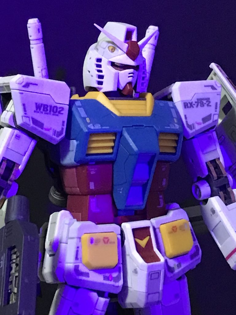 RG1.0 パーツ固定に難はありますが顔がイケメンなんですよね。初代RGとのこともあって、キットとしては開発途上といった感じは否めませんが、外観は好きです。スリッパがもう少し大きければ立ちも安定したかもしれない。