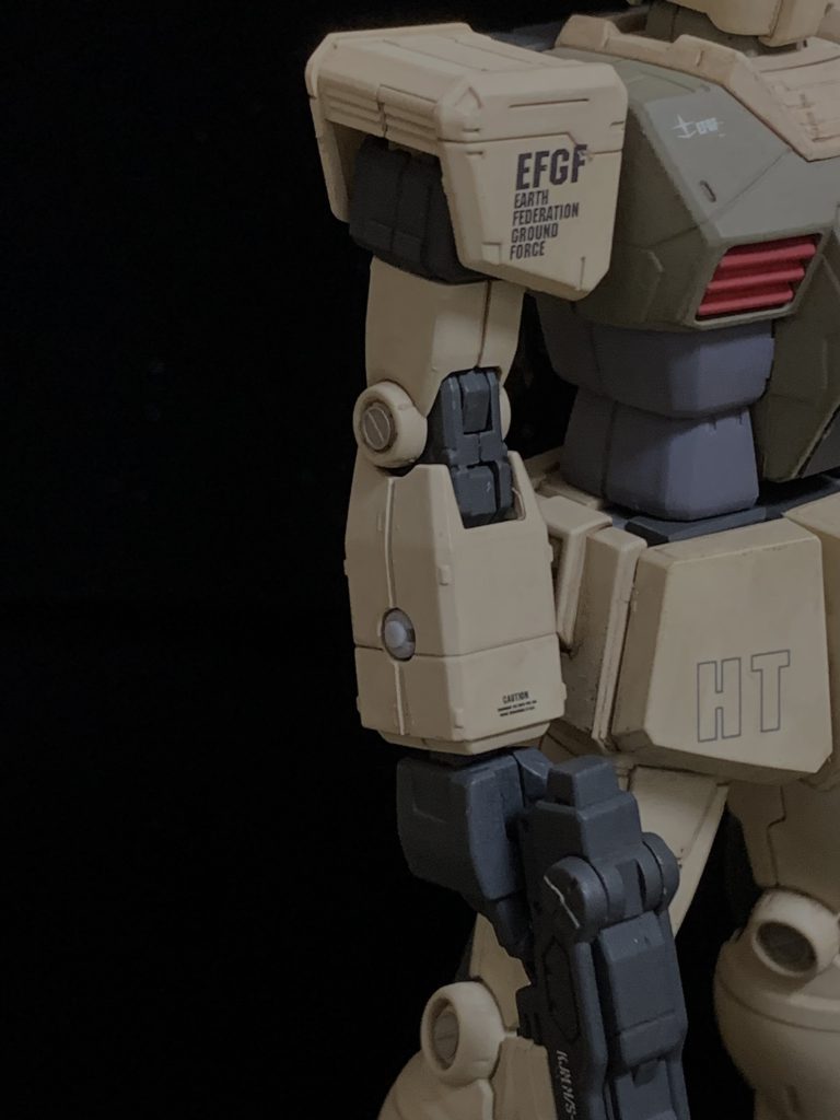 肩部はガンダムG30、腕部はナイトシーカーです。シールド接続穴はあすぱら模型さんのスポッターディティールで埋めました。また、一年戦争の連邦機と言えばマルイチモールドだなと思い、メタルパーツの丸ノズルを取り付けてみました。機体各所に取り付けております。
